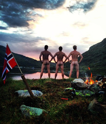 Naked in nature 5869310d96e7e.jpg