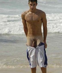 nudist beach 586963597f5af.jpg