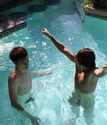 Sexy blue pool 586ea5e8f134f.jpg