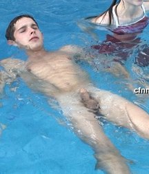 Sexy blue pool 586ea5f157e3d.jpg