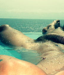 Sexy blue pool 586ea60d47078.jpg