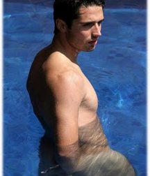 Sexy blue pool 586ea64eb0bd0.jpg