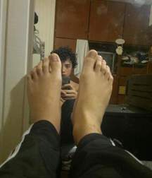 the feet of the boys 586fb1f7c4a2d.jpg