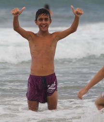 play with the sea waves 5870639537eb7.jpg