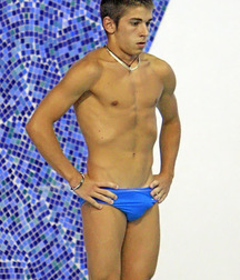 diving competition between boys 5870a9372759b.jpg