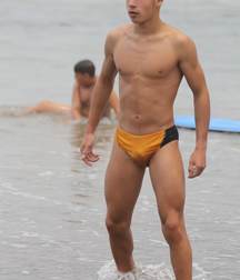 playing in speedo (no porn) 5870ac9382281.jpg
