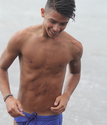 playing in speedo (no porn) 5870ac9cf2a8f.jpg