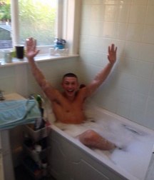 boys in bathtub 5870b5f2b06ab.jpg