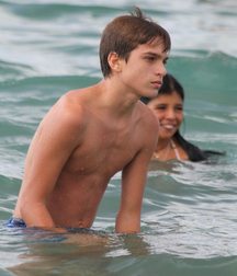 boys on the beach (no porn) 5872379b6ddb7.jpg