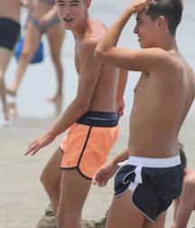 boys on the beach (no porn) 587237b22e066.jpg
