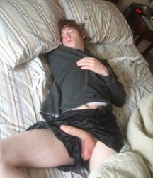 photographed while sleeping naked 5873dde402637.jpg