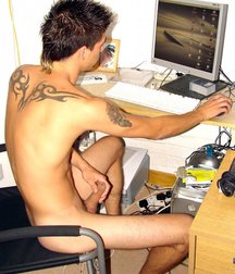 naked boys 5873e163df236.jpg