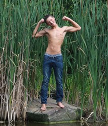 beautiful boys show their biceps 5874c913e62ce.jpg