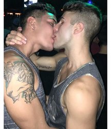 passionate kisses 5877e39649e43.jpg