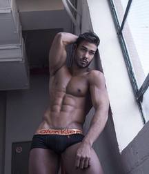  Calvin Klein 588362371f51d.jpg