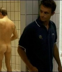 shower with friends 2 58868e52d5a80.jpg