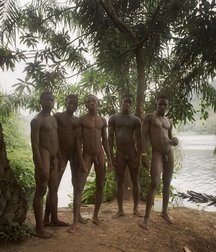 Friends are photographed naked 588b57756559f.jpg