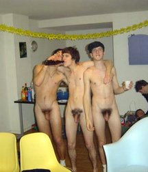 Friends are photographed naked 588b577ce5170.jpg