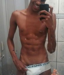 boys in their underwear3 588da3be0f6fb.jpg