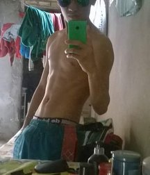 boys in their underwear3 588da3c024394.jpg