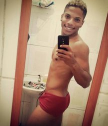 boys in their underwear3 588da3c4365cd.jpg