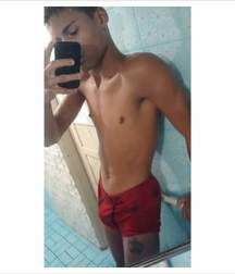 boys in their underwear3 588da3e8ba0a1.jpg