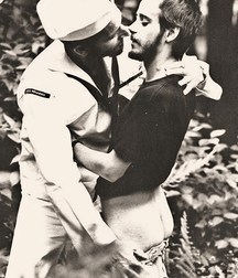 the gay kiss in the last century 588f95e087cd7.jpg