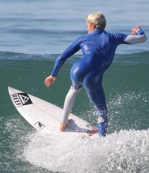 guys who like to surf 589d7a90622fb.jpg