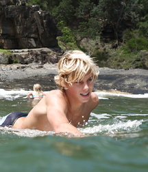 guys who like to surf 589d7a948c1ca.jpg