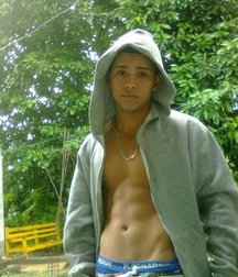 boys with hood in the head 58a208987ae8e.jpg