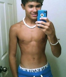 selfies no nude 58a8167a7b9cf.jpg