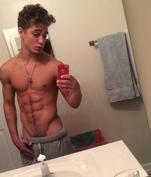 selfies no nude 58a816867b770.jpg