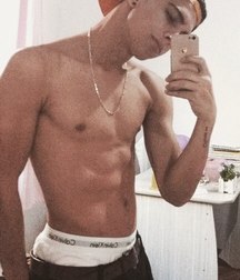 selfies no nude 58a81687668e6.jpg