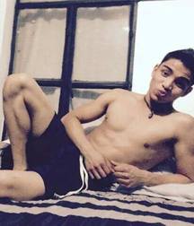 beautiful sexy guys 58aa0be24f860.jpg
