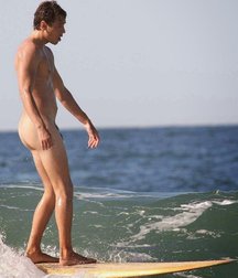 naked surfers 58ae163108280.jpg
