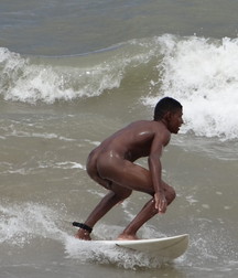 naked surfers 58ae16372559b.jpg