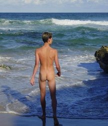 show my ass on the beach 58b1d6d1c3706.jpg