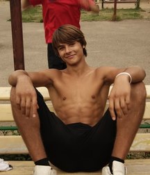 boys shirtless 58b4b26f6063a.jpg