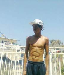 boys shirtless 58b4b28ed9c85.jpg