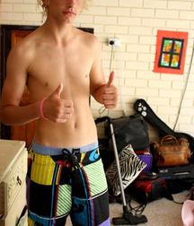 boys shirtless 58b4b291420f7.jpg