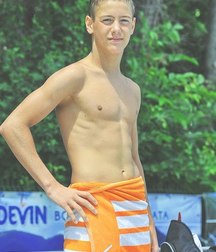 the towel around his waist 58b5b4d5167aa.jpg