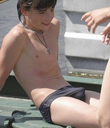 Your bathing suit is too small 58bd8720f0d10.jpg