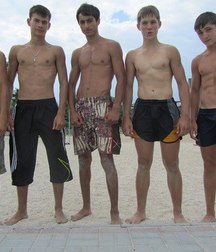 Friends at the beach (no porn) 58c045c0c0572.jpg