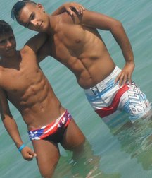 Friends at the beach (no porn) 58c045cbc551d.jpg