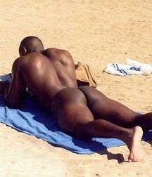 naked blacks guys at the beach 58c04a9e934d6.jpg