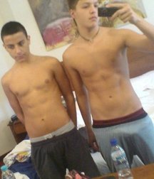 Friends making selfies (no porn) 58c1d14cd5445.jpg