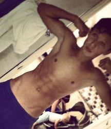 guys showing their muscles 58c6b6a5b68d3.jpg