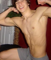 guys showing their muscles 58c6b6a697181.jpg