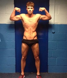 guys showing their muscles 58c6b6aa36c90.jpg