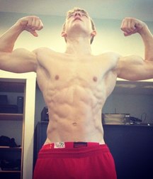 guys showing their muscles 58c6b6ab257ec.jpg